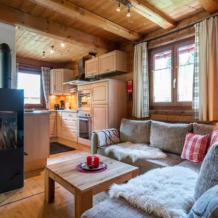 In Kirchberg Near Gondola 木屋 *