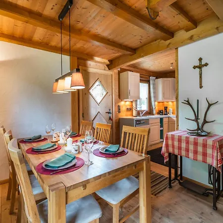 In Kirchberg Near Gondola 木屋 Aschau (Tyrol)