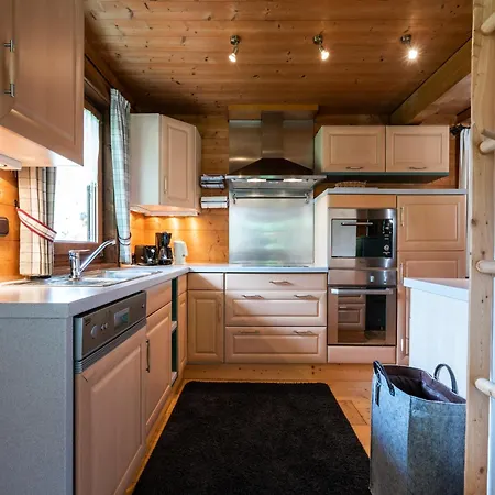 In Kirchberg Near Gondola 木屋 *